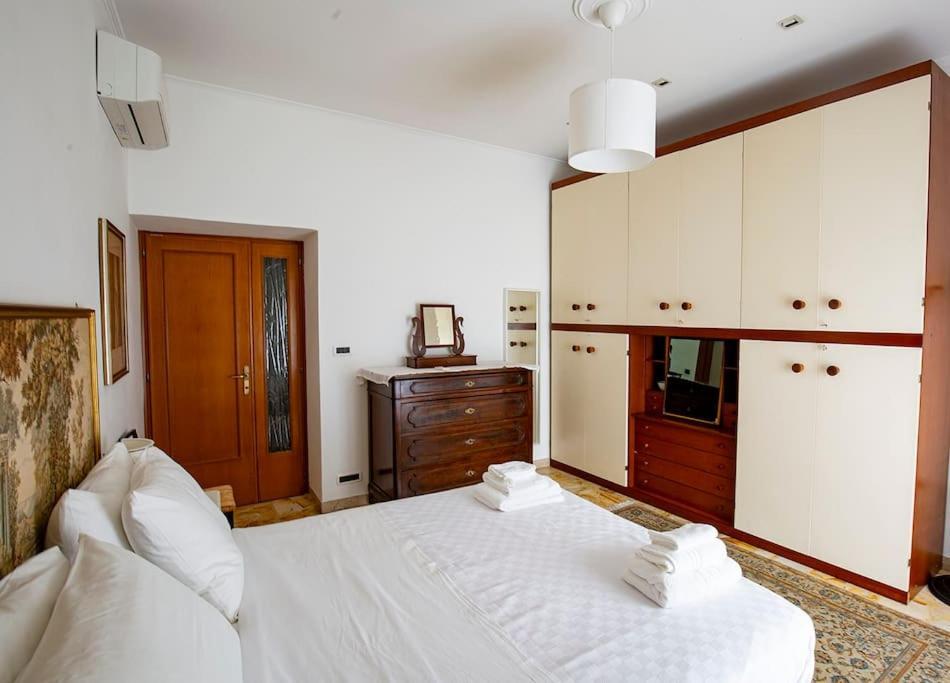Dimora Al Colosseo, 2 Bedrooms Róma Kültér fotó