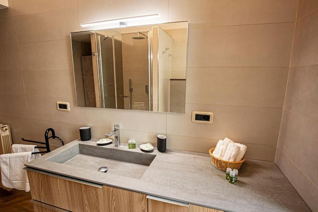 Dimora Al Colosseo, 2 Bedrooms Róma Kültér fotó