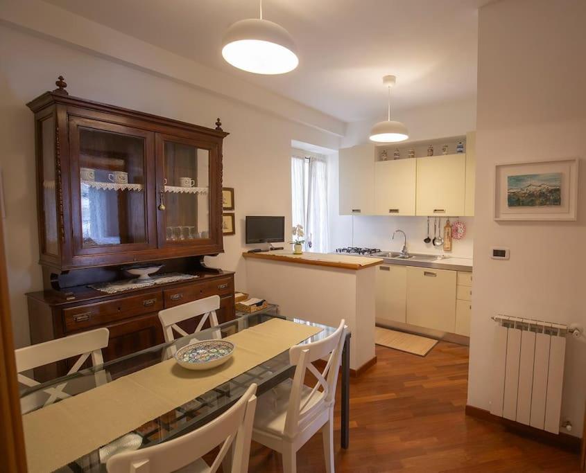 Dimora Al Colosseo, 2 Bedrooms Róma Kültér fotó