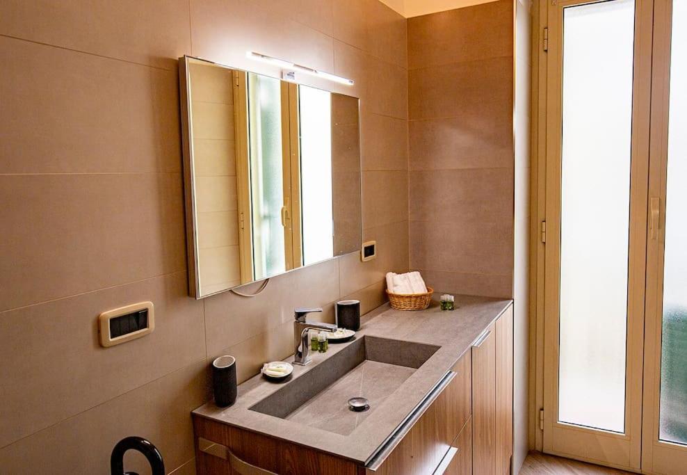 Dimora Al Colosseo, 2 Bedrooms Róma Kültér fotó