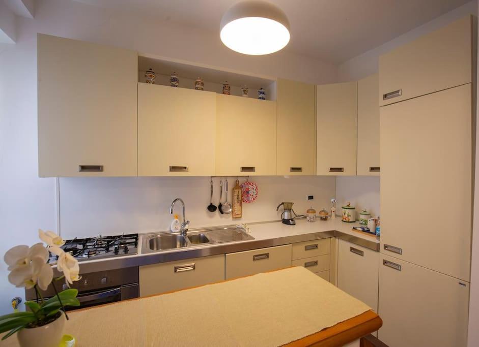 Dimora Al Colosseo, 2 Bedrooms Róma Kültér fotó